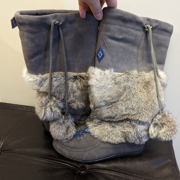 Muks. Size 8. - Picture 3 of 3